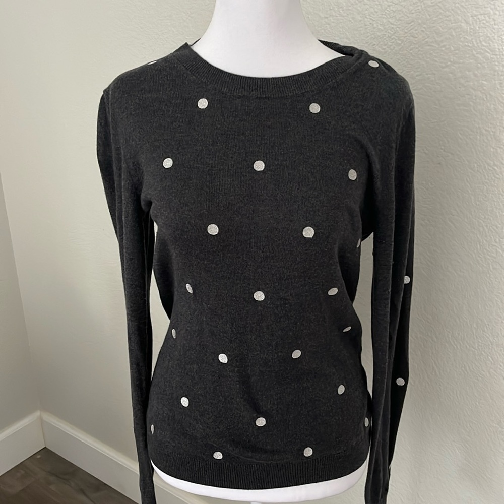 J. Crew gray polkadot, sweater size medium ⭐️✨3 for$20 ✨⭐️